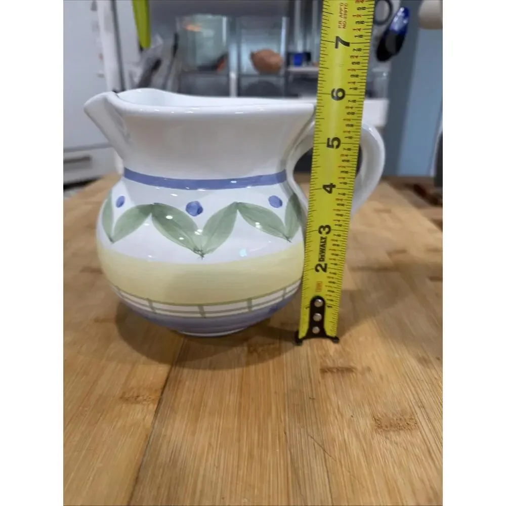VTG Williams Sonoma Marisol 32 Oz Pitcher 5 3/4” Tall *